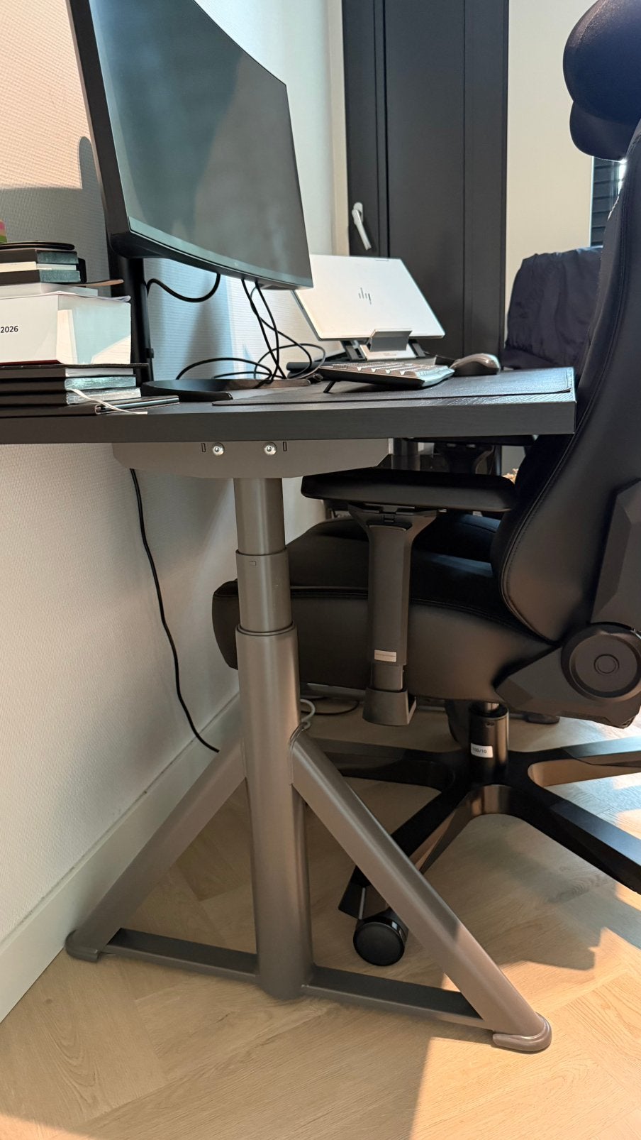 IKEA elektrisch verstelbaar bureau, Ophalen, Elektrisch, Zo goed als nieuw