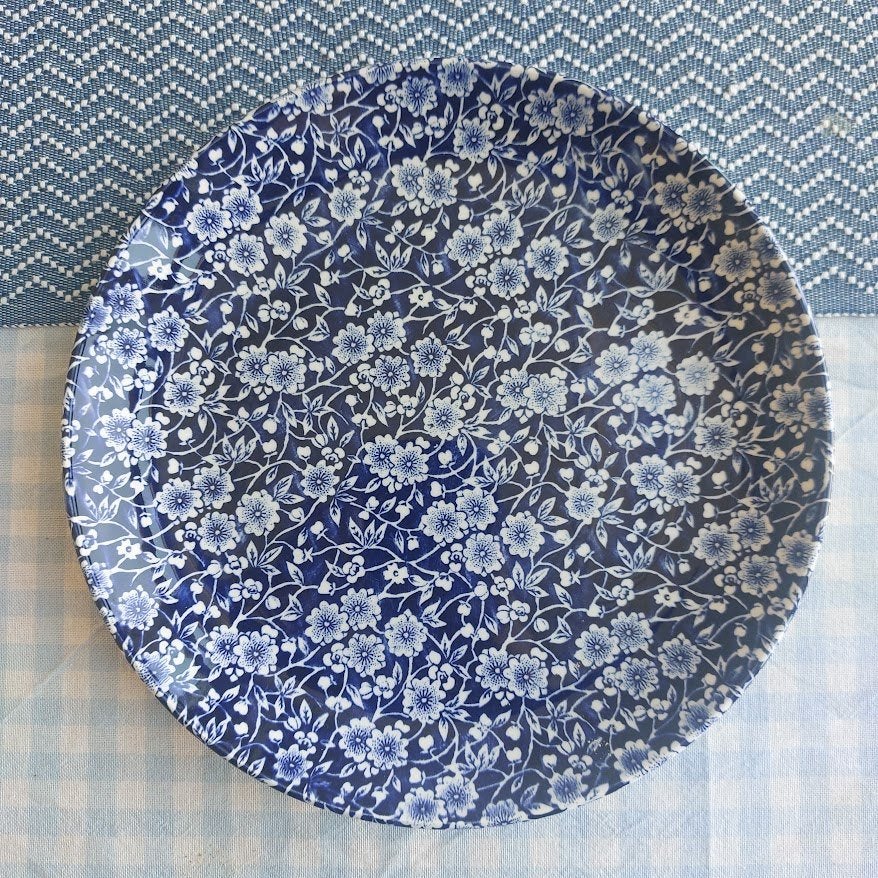 Churchill - Blauwe Victorian Calico dinerborden set van 4, Overige merken, Vintage, Ophalen of Verzenden, Zo goed als nieuw