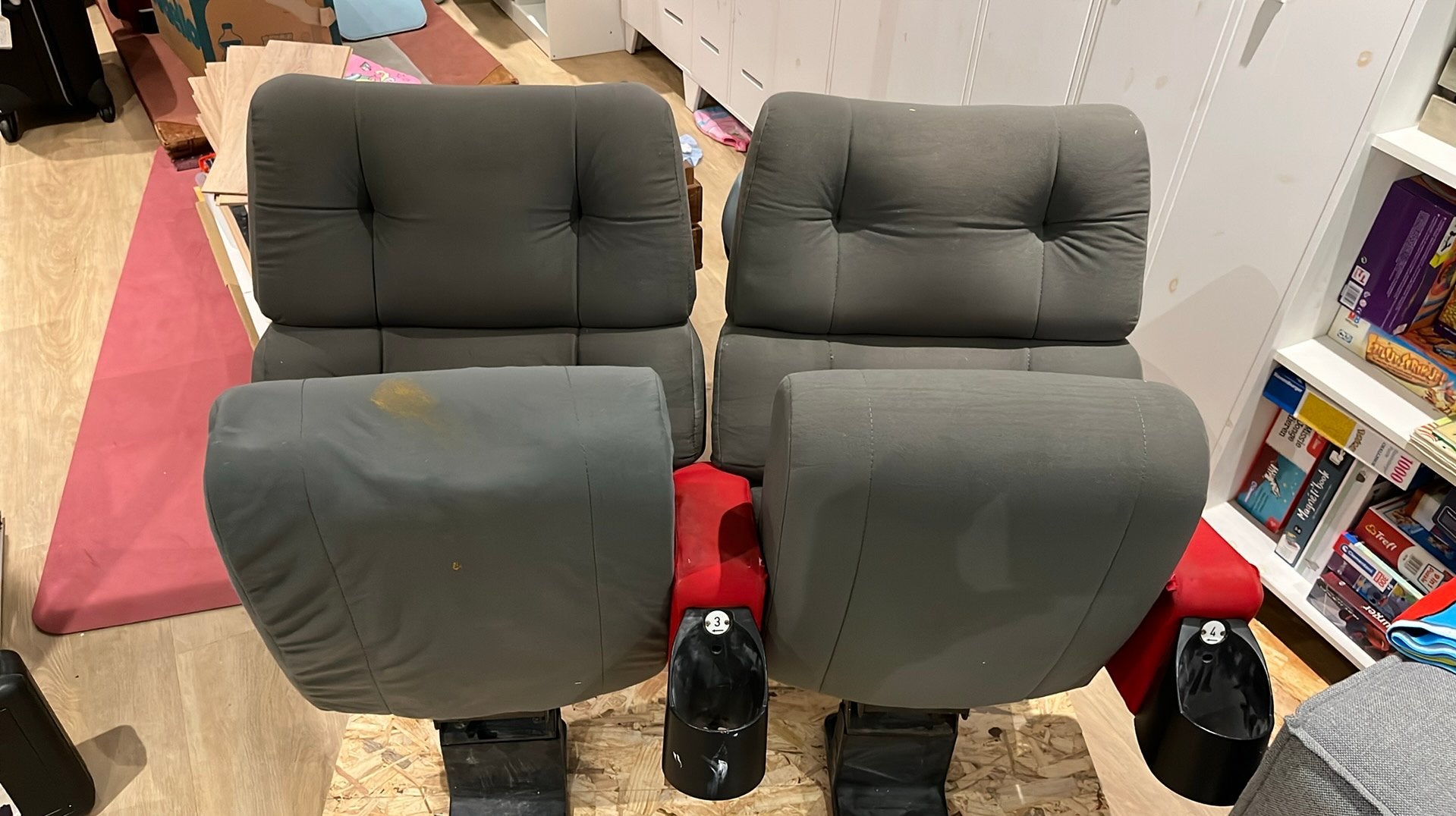 Bioscoop stoelen, Huis en Inrichting, Ophalen, Gebruikt, Grijs, Twee