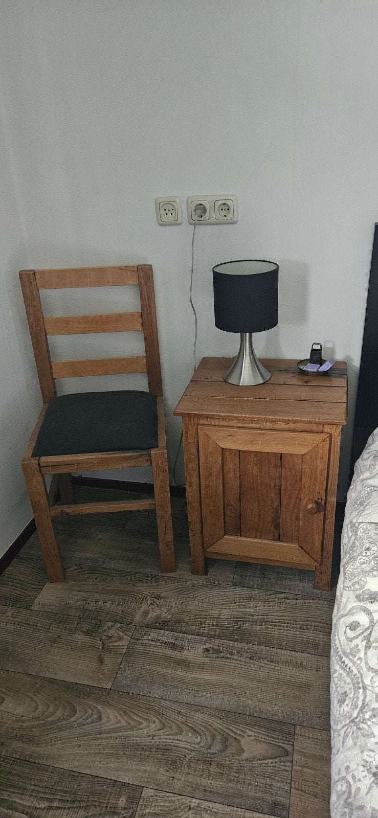 wegens verhuizing Antiek set, kastje,2 nachtkastjes en 2 sto, Ophalen, Gebruikt, 55 tot 70 cm, 45 tot 65 cm