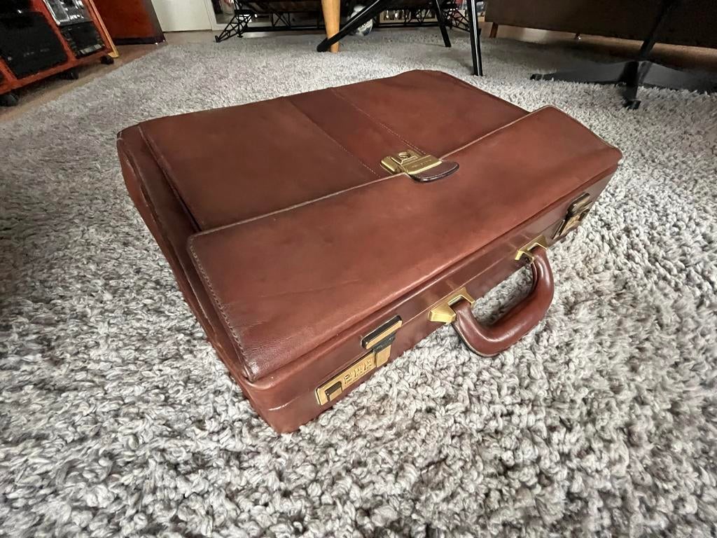 Claudio Ferrici luxe leren aktetas, Sieraden, Tassen en Uiterlijk, Koffers, Verzenden, Slot, Zo goed als nieuw, Minder dan 35 cm