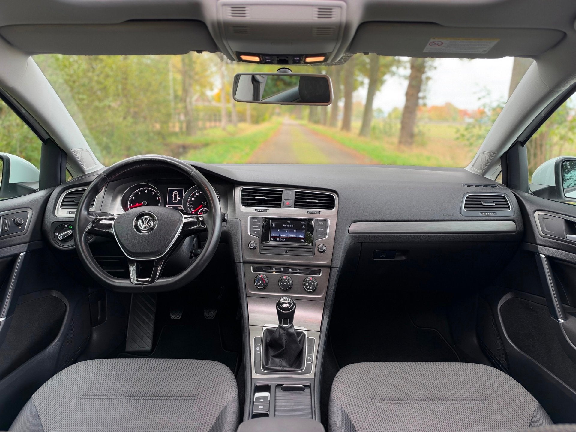Volkswagen GOLF 1.2 TSI 2013 XENON PANORAMADAK GOED ONDERHOU, Auto's, Voorwielaandrijving, Gebruikt, Zwart, 4 cilinders