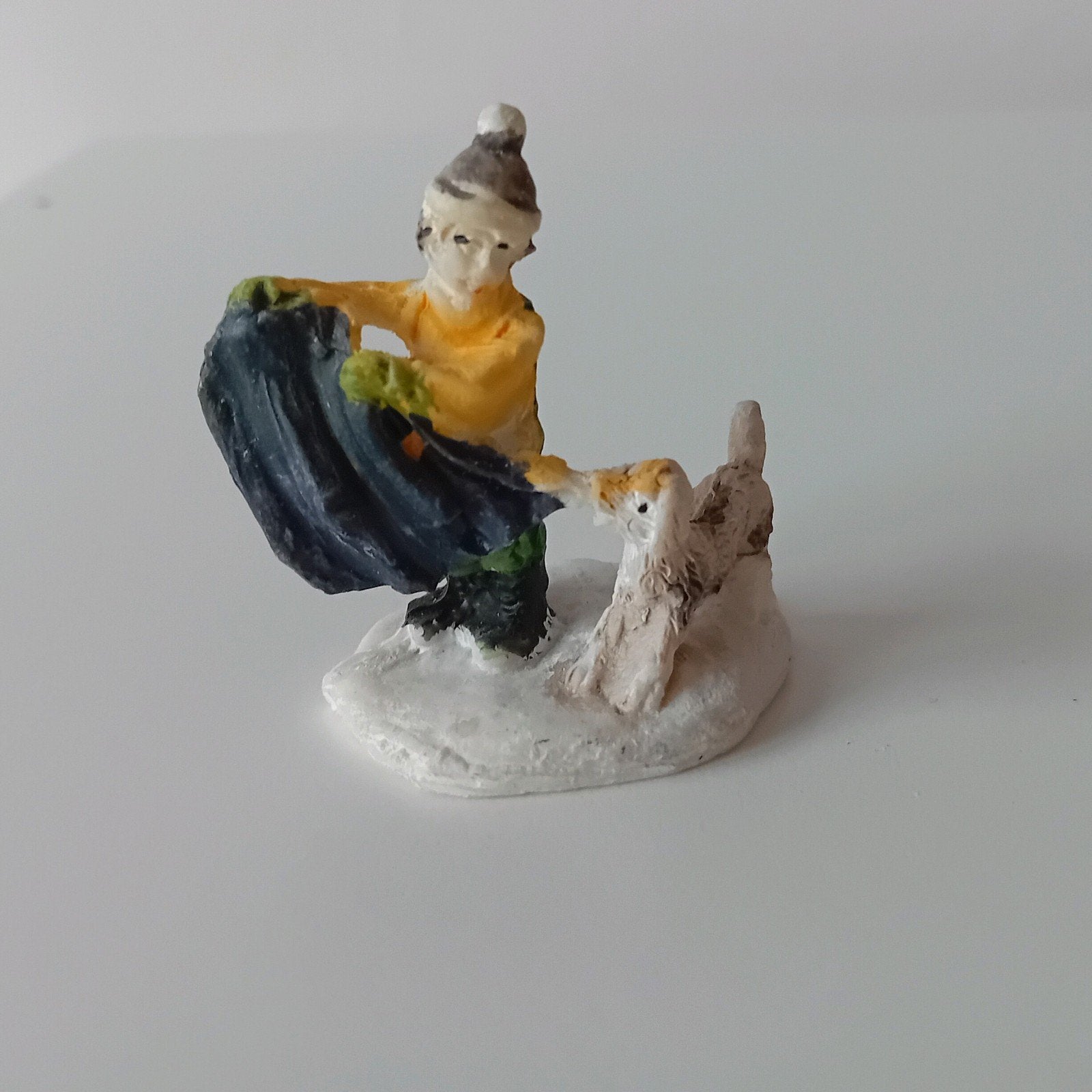 Kerstfiguur kindje met hond voor Kerstdorp, Diversen, Ophalen of Verzenden