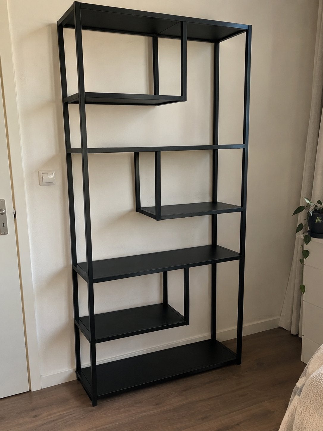 WOOOD metalen wandrek/roomdivider kast, Ophalen, Gebruikt