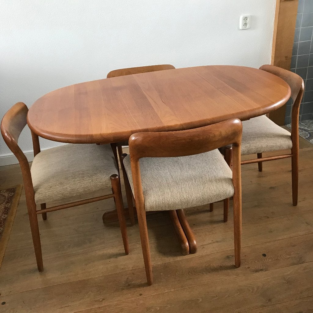 Johs. Kristofferson & Son Denmark compacte ovale tafel, Ophalen of Verzenden