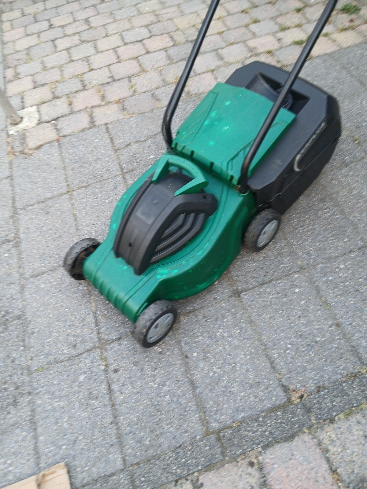 Powerplus elektrische grasmaaier 33cm met opvangbak, Tuin en Terras, Grasmaaiers, Ophalen