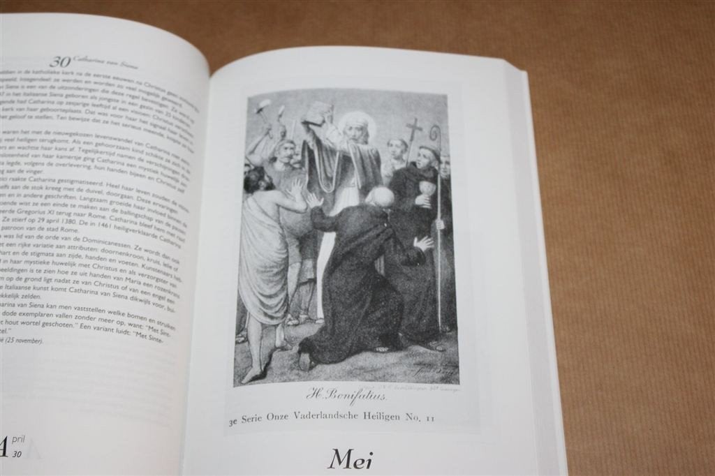 365 heiligendagen\'. Folklore, gebruiken, iconografie..., Ophalen of Verzenden, Zo goed als nieuw