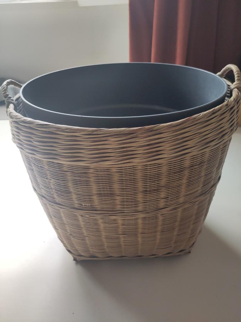 Grote plantenpot met rieten mand, 45cm breed, Tuin en Terras, Overige materialen, Gebruikt, Minder dan 60 cm, Rond