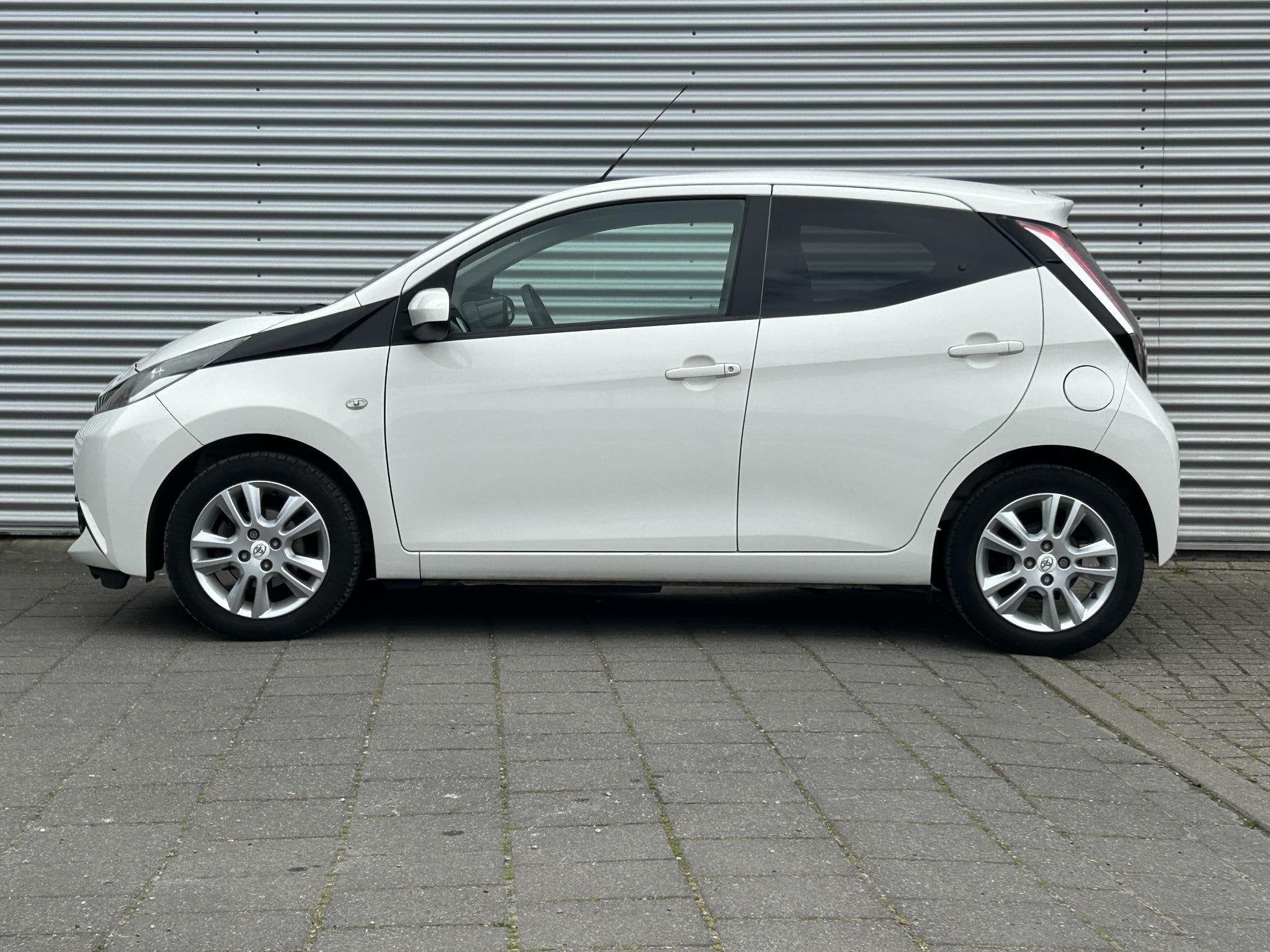 Toyota Aygo 1.0 VVT-i x-joy | Dealeronderhouden | Camera | N, Auto's, Stof, Gebruikt, Euro 6, 4 stoelen