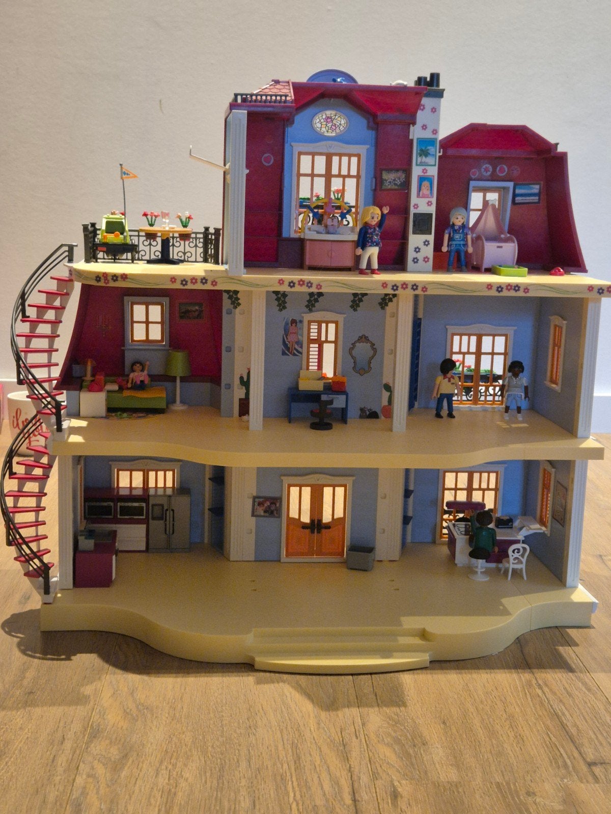 Groot Playmobil Poppenhuis met Meubels en Poppen, Ophalen of Verzenden, Zo goed als nieuw, Poppenhuis