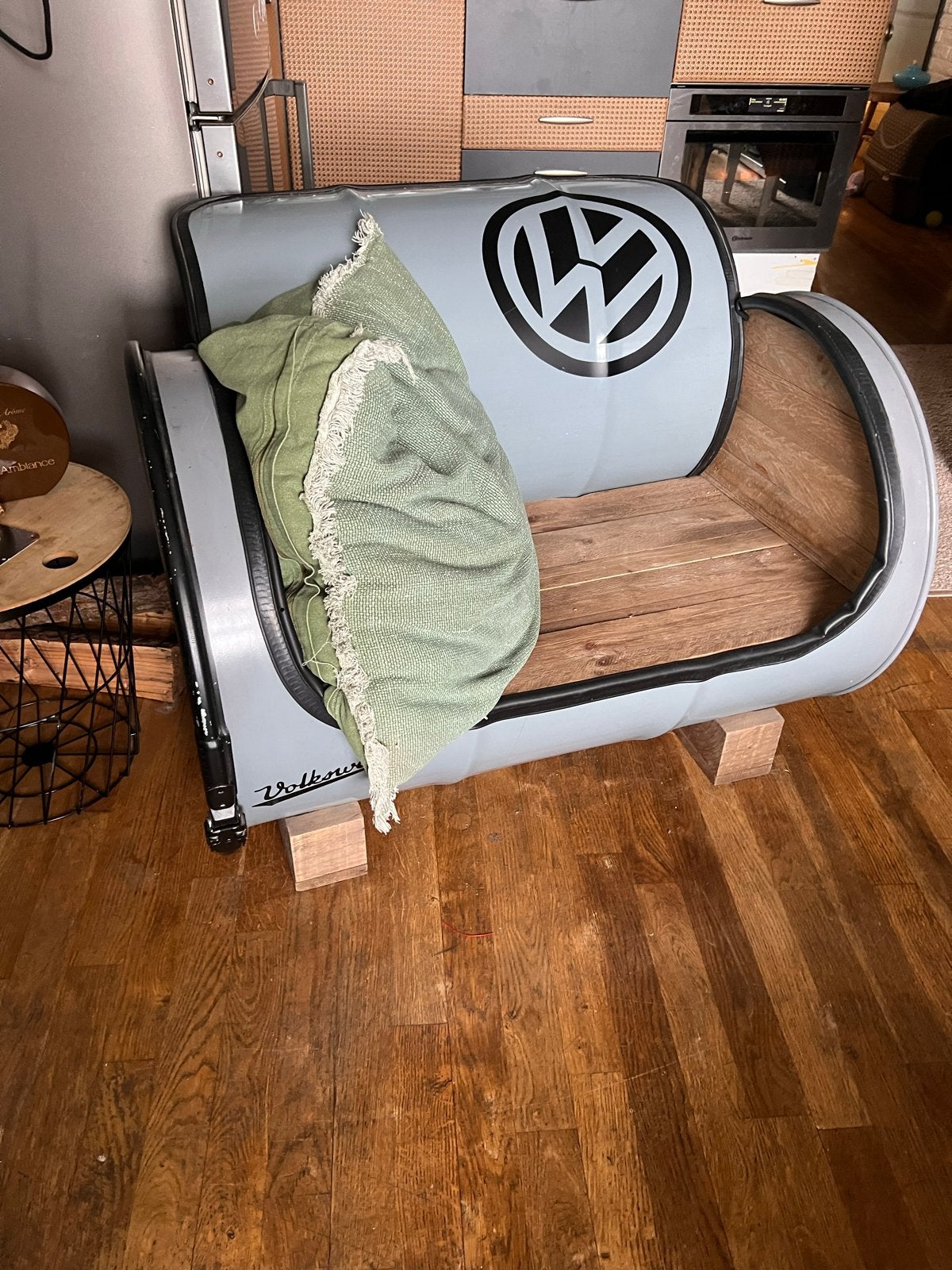 Unieke Volkswagen Olievat Fauteuil - Handgemaakt, Ophalen, Zo goed als nieuw, Hout, Eén