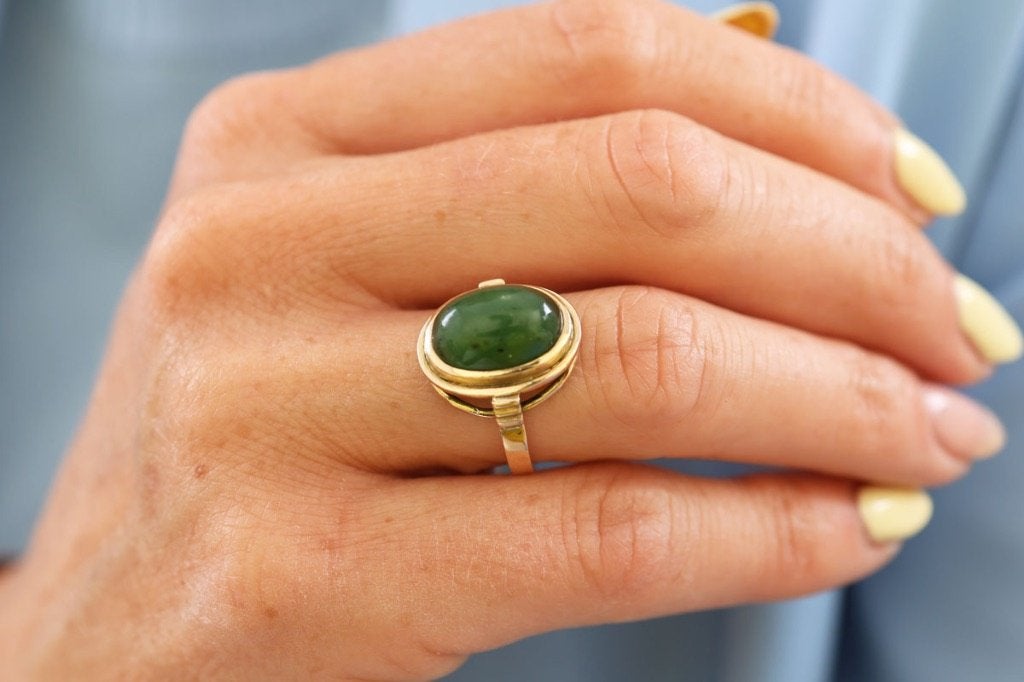 Vintage Jade Dream | 18 Karaat Gouden Edelsteen Ring, Ophalen of Verzenden, Zo goed als nieuw, 17 tot 18, Met edelsteen