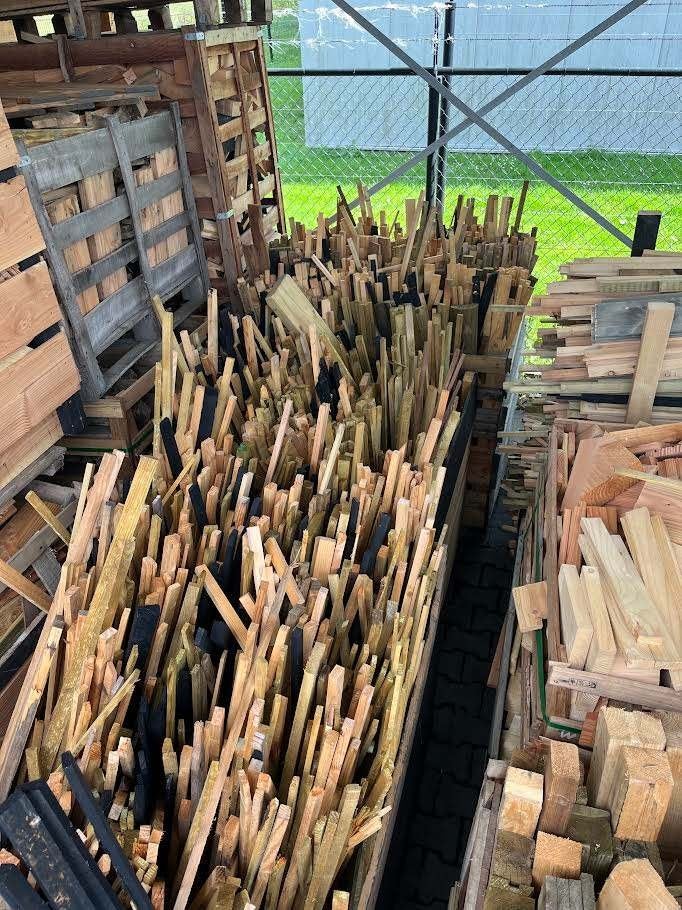 Krat met latjes €50 per krat, Doe-het-zelf en Verbouw, Hout en Planken, Ophalen, Gebruikt, Minder dan 25 mm, Overige typen