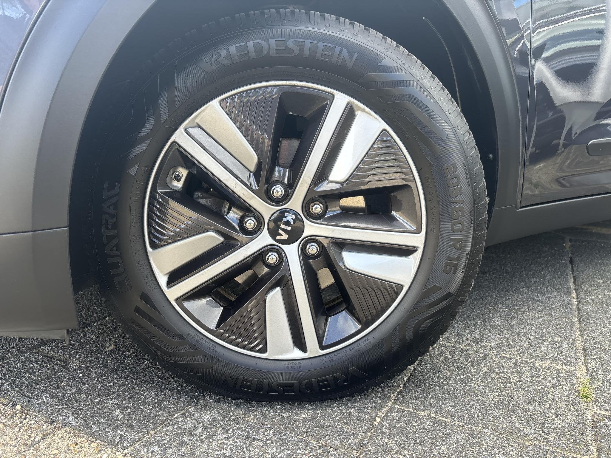 Kia Niro 1.6 GDi Hybrid DynamicLine Trekhaak, All weather ba, Auto's, Gebruikt, Euro 6, 2 kWh, Leder en Stof
