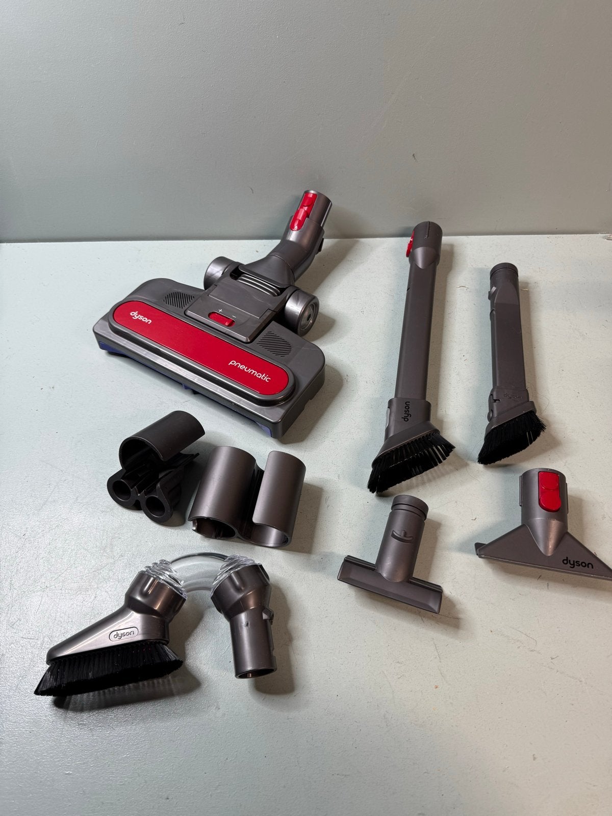 Dyson Pneumatic vloerzuigmond en accessoires, Inclusief accessoires, Gebruikt, Overige typen, ?