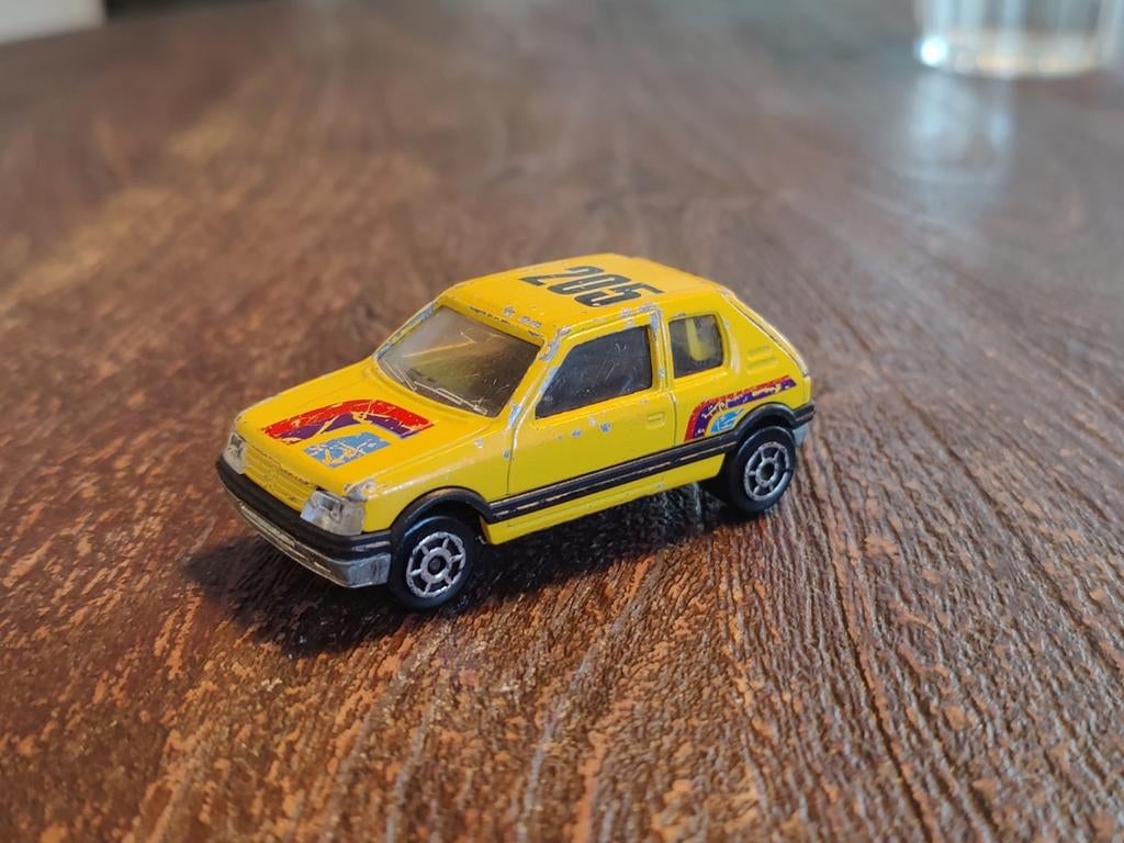 Majorette Peugeot 205 GTI GEEL, Ophalen of Verzenden, Zo goed als nieuw, Auto