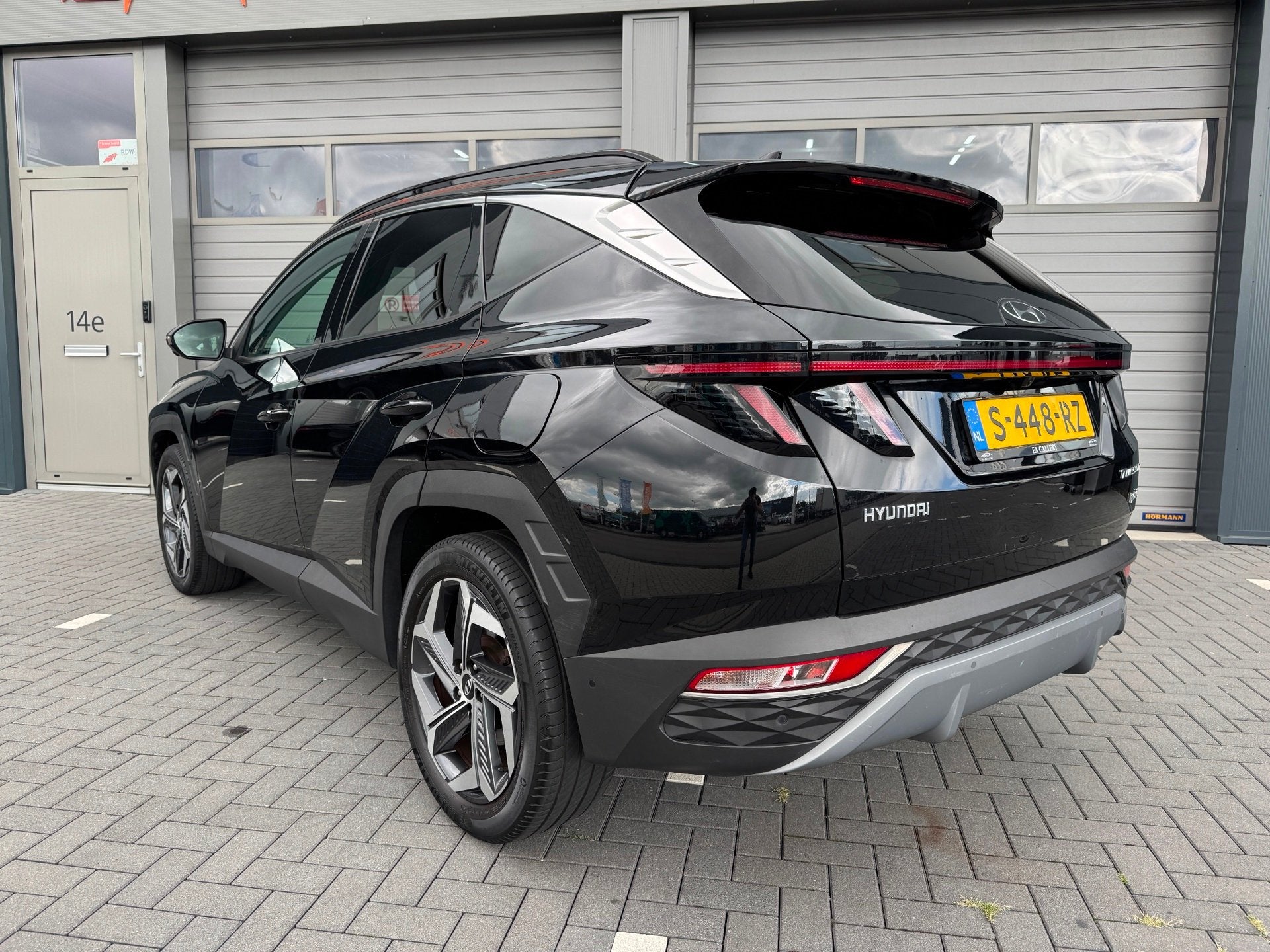 Hyundai Tucson 1.6 T-GDI HEV Premium Sky BOMVOL, Gebruikt, Euro 6, 4 cilinders, 1650 kg