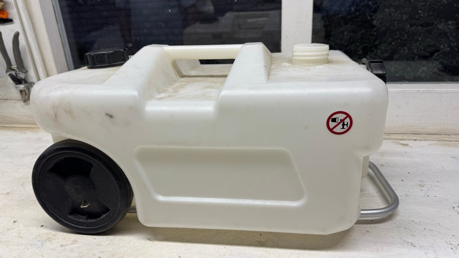Vuilwatertank op wielen - Ideaal voor camper/caravan, Ophalen, Gebruikt