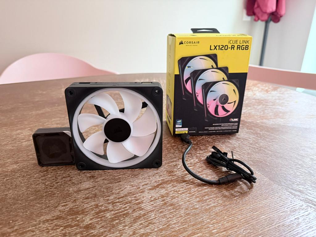 Corsair LX120 Reverse Fan met iCUE Hub, Computers en Software, Computerkoelers, Zo goed als nieuw, Luchtkoeling, Ophalen of Verzenden