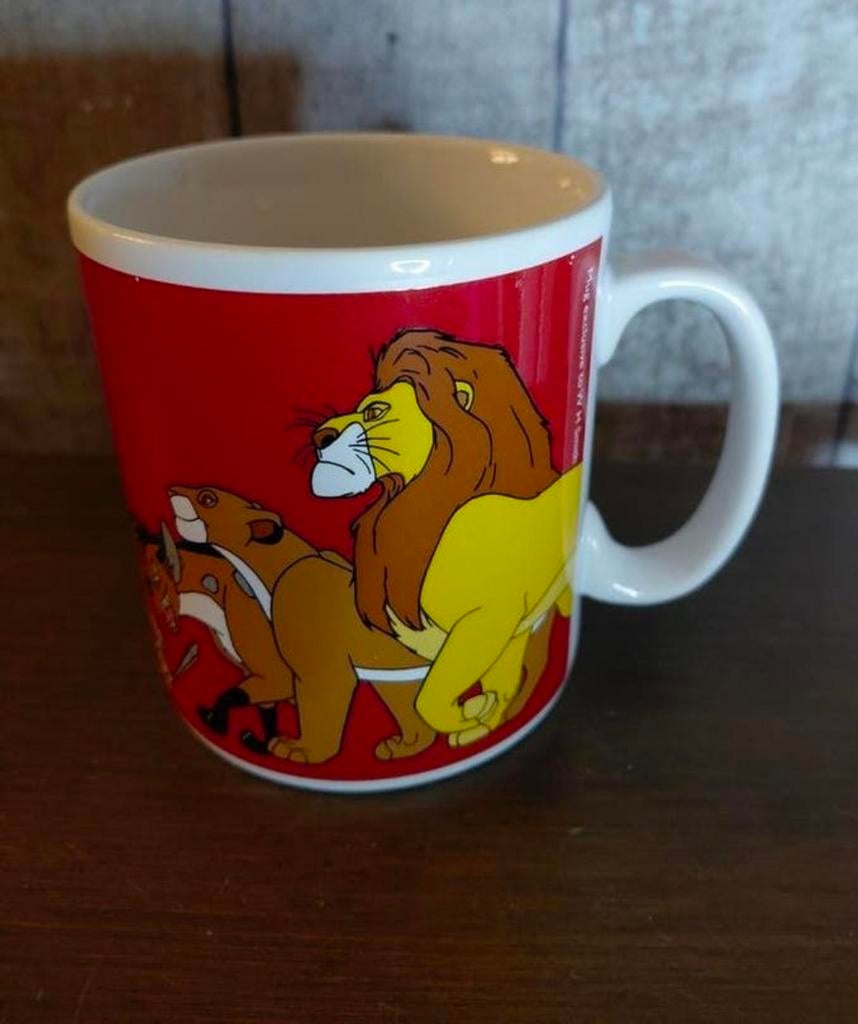 The Lion King videoband beker mok Disney. Rood., Ophalen of Verzenden, Leeuwenkoning of Jungle Boek, Zo goed als nieuw, Servies