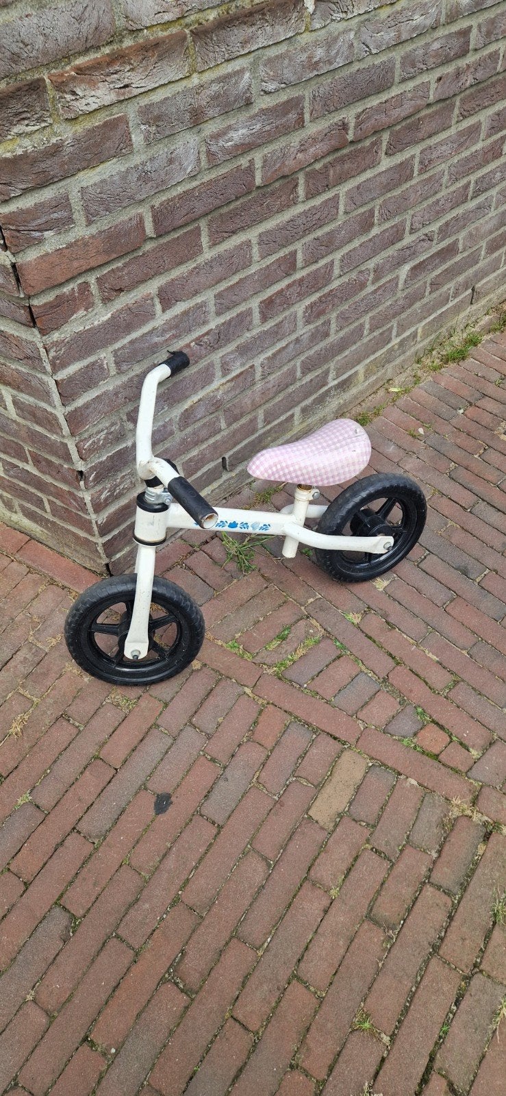 Loopfietsje voor kinderen - Wit met roze zadel, Ophalen of Verzenden, Gebruikt, Loopfiets