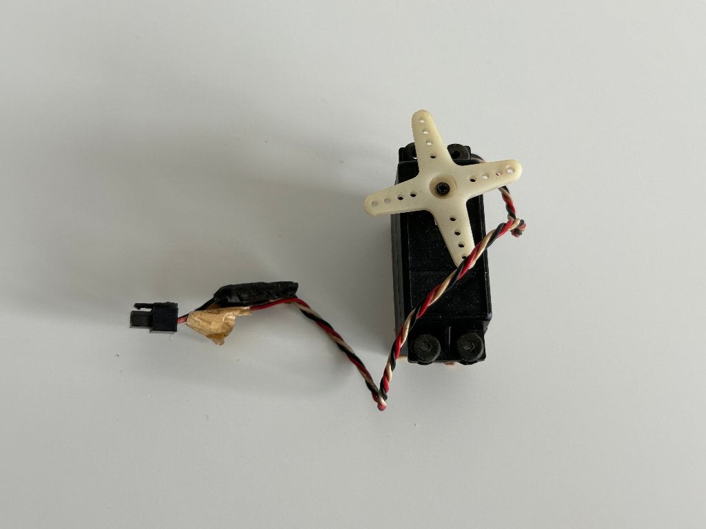 Vintage servo 1/10 rc auto, Ophalen of Verzenden, Gebruikt, Onderdeel