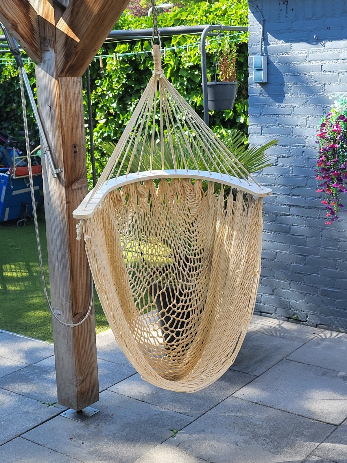 Schomel hang stoel, Ophalen