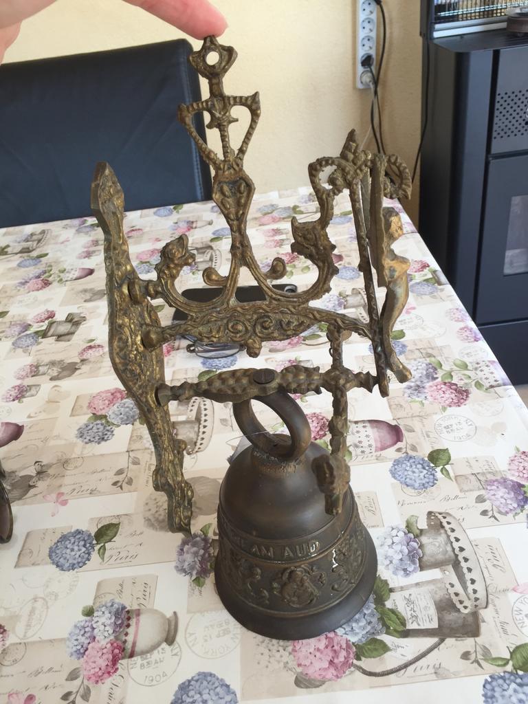 Bell/ koper Bell / trekbel/ kloosterbell, Antiek en Kunst, Antiek | Koper en Brons, Ophalen