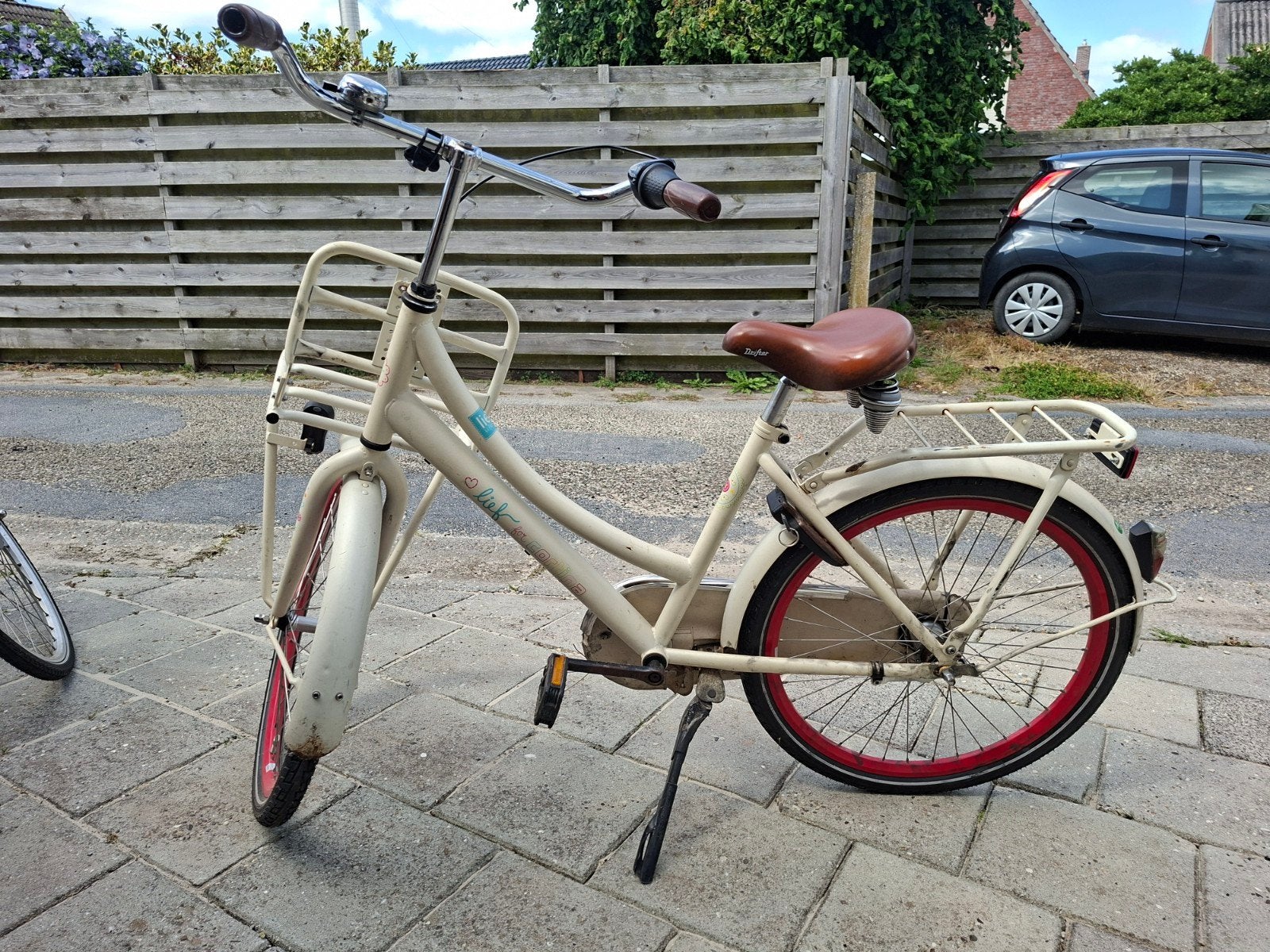 Degelijke kinderfiets met versnellingen met nieuwe banden, Ophalen