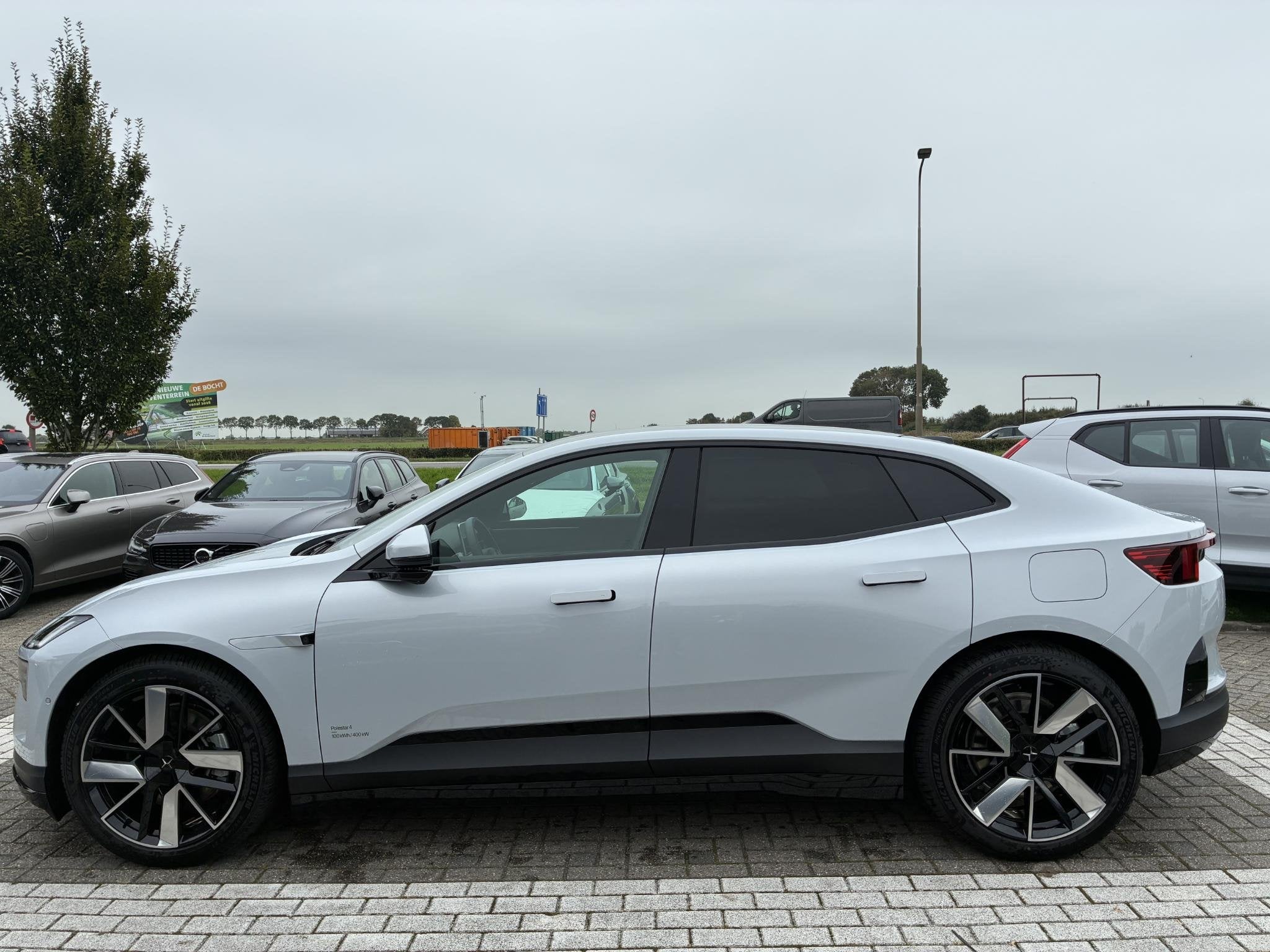 Polestar 4 Long Range Dual motor Prime 100 kWh Nappaleder|Ma, Auto's, Automaat, Automatische klimaatregeling, 2000 kg, Origineel Nederlands