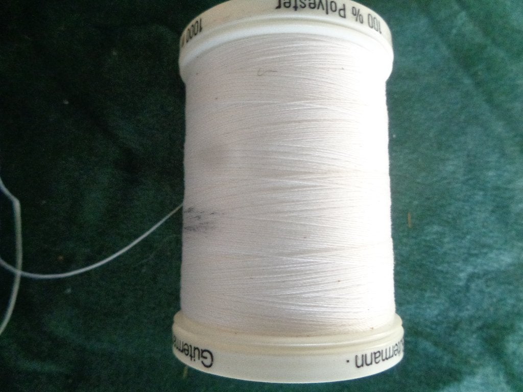 grote klos wit naai garen van gutermann 1000, Ophalen of Verzenden, Nieuw, Garen of Naald(en)