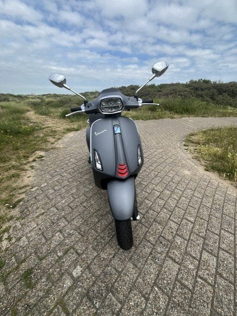 Vespa Sprint 50 Piaggio 2021 | 4.567 km | 1e eigenaar, Ophalen, Vespa S, Zo goed als nieuw, Benzine