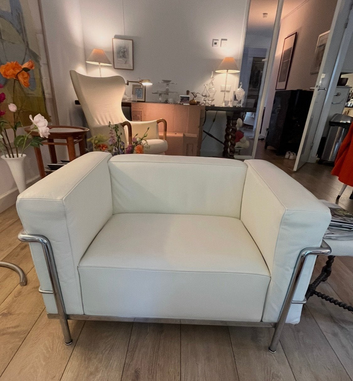 Originele Cassina LC3 Fauteuil – Le Corbusier, Ophalen, Eenpersoons, 75 tot 100 cm, Zo goed als nieuw