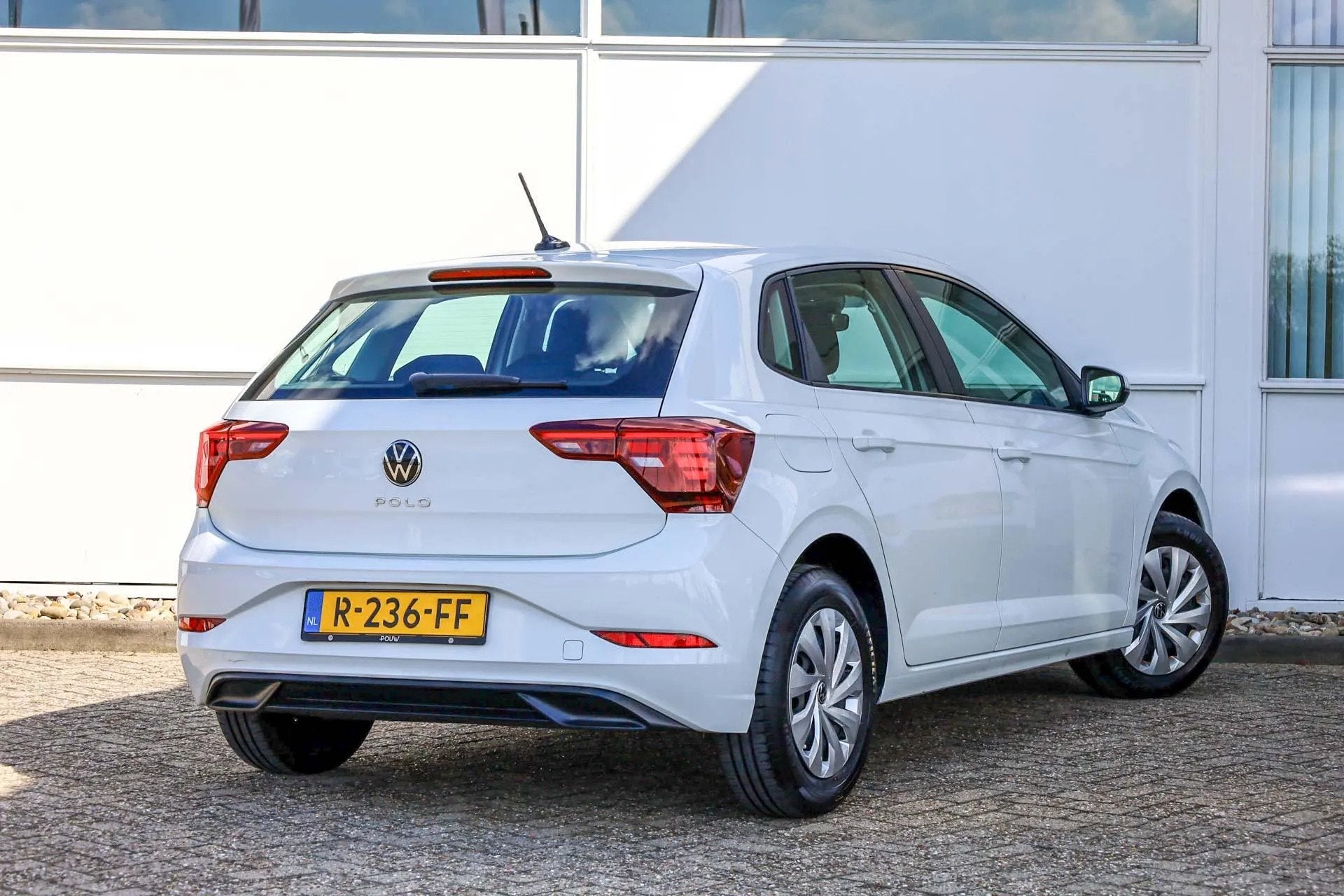Volkswagen Polo 1.0 MPI 80pk Polo (bj 2022), Private lease, Wit, Start-stop-systeem, Bedrijf