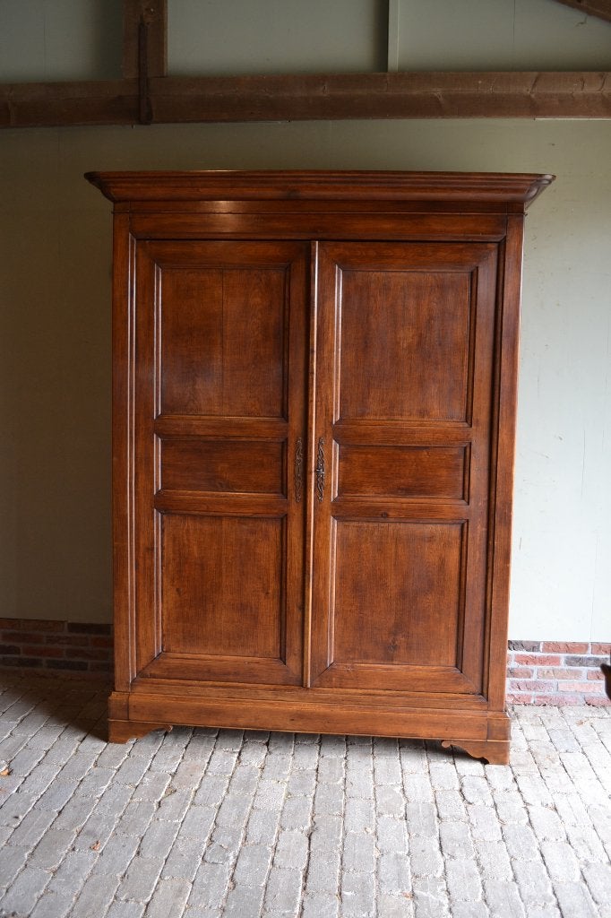 Prachtige grote strakke antieke eiken Louis Philippe kast