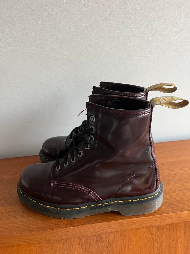 Dr. Martens vegan bordeaux maat 39, Kleding | Dames, Schoenen, Ophalen, Gedragen, Rood, Lage of Enkellaarzen
