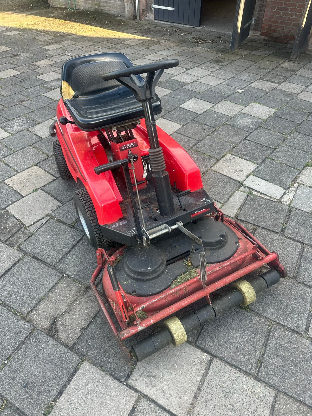 MTD zitmaaier - Krachtige benzine grasmaaier, Cirkelmaaier, Gebruikt, Ophalen of Verzenden, Benzine-grasmaaier