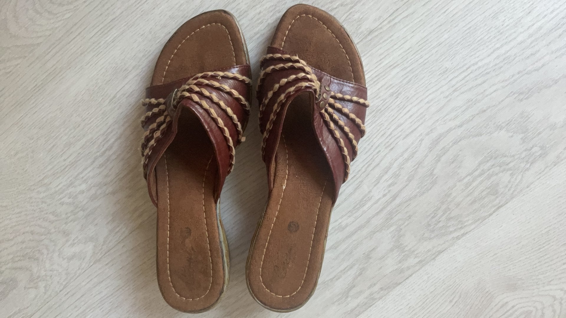 Schoenen, Ophalen, Zo goed als nieuw