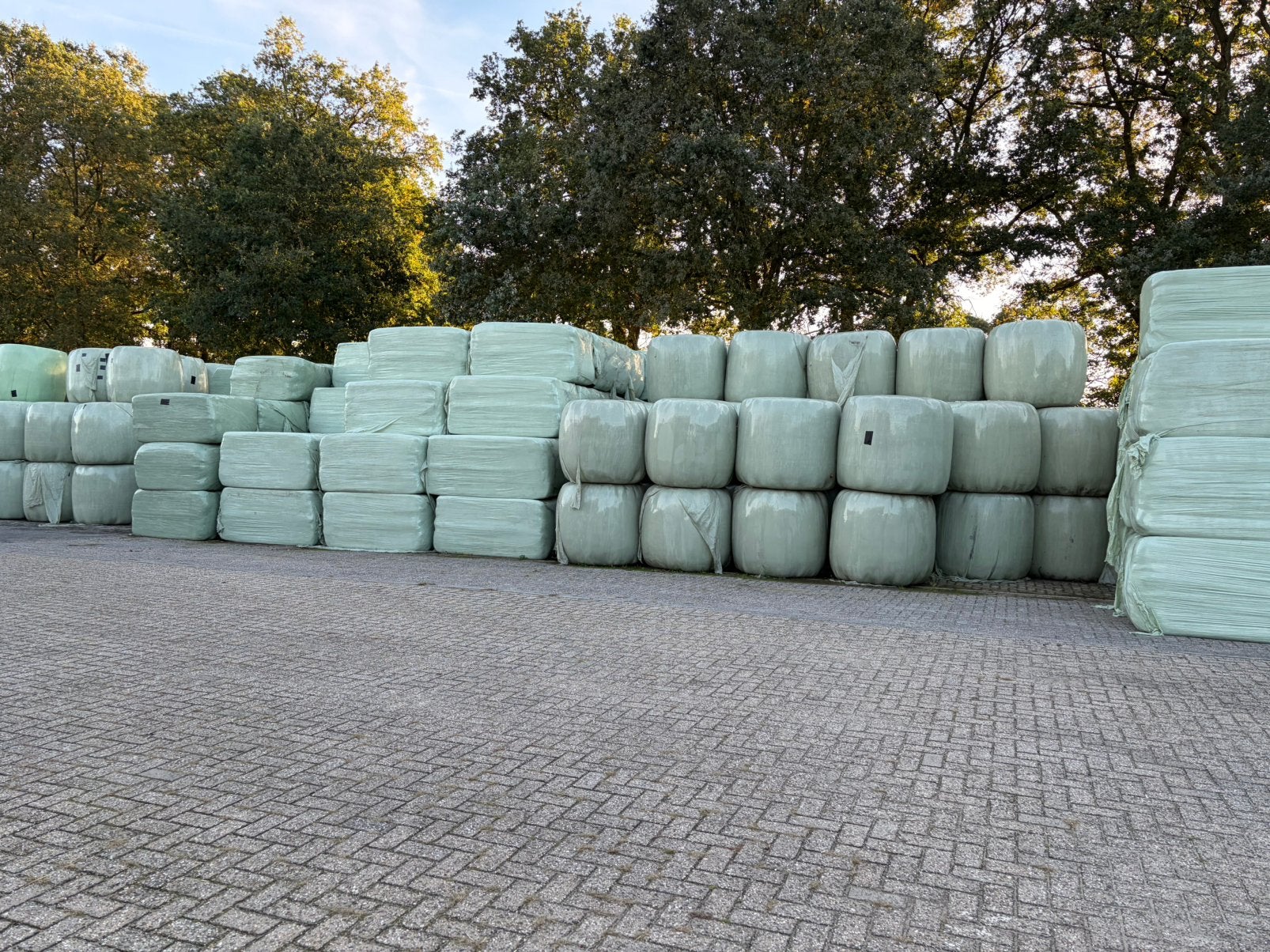 Hooi balen, Ophalen, Vee