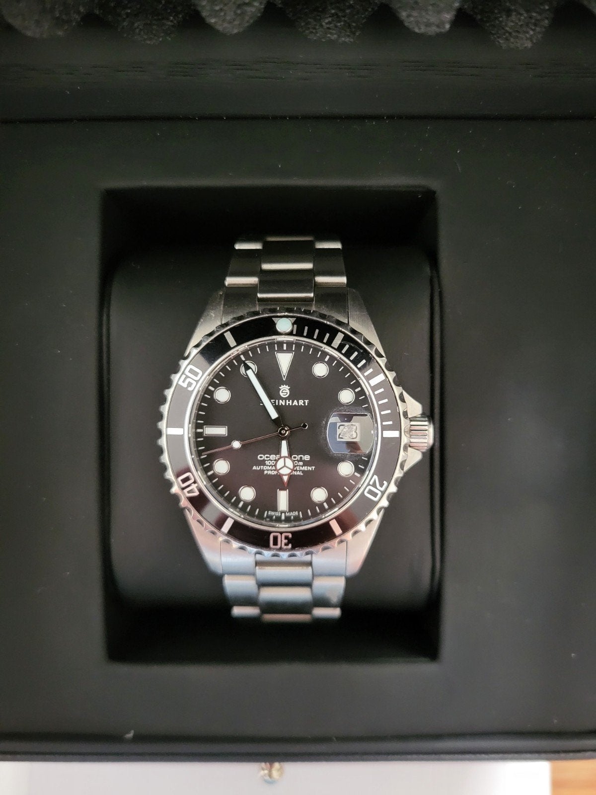 Steinhart Ocean One 39 black - Lichte schade, Sieraden, Tassen en Uiterlijk, Horloges | Heren, Overige merken, Staal, Staal, Polshorloge