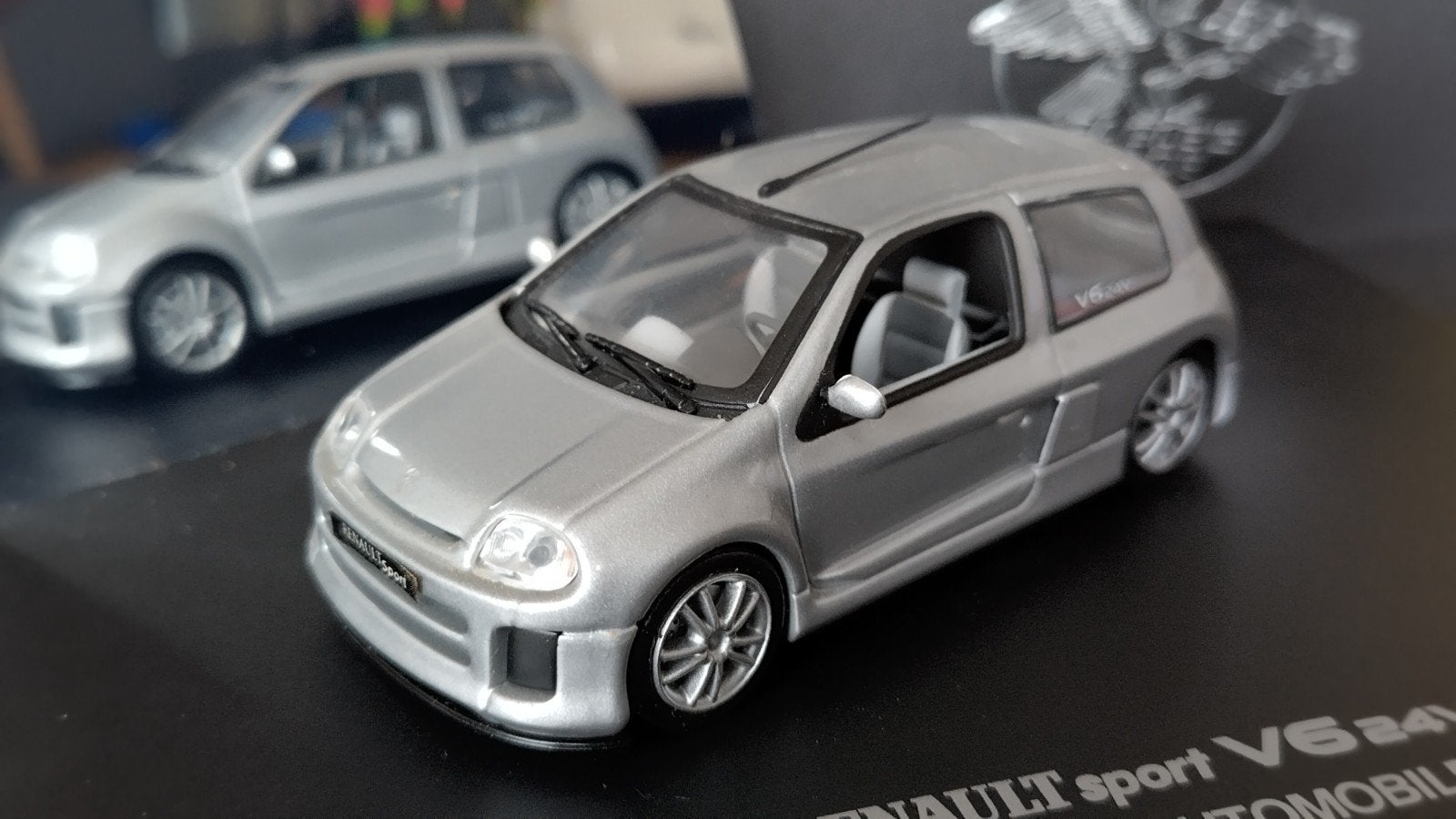 Renault Clio V6 1:43 Universal Hobbies Pol, Hobby en Vrije tijd, Auto, Verzenden, ., Zo goed als nieuw