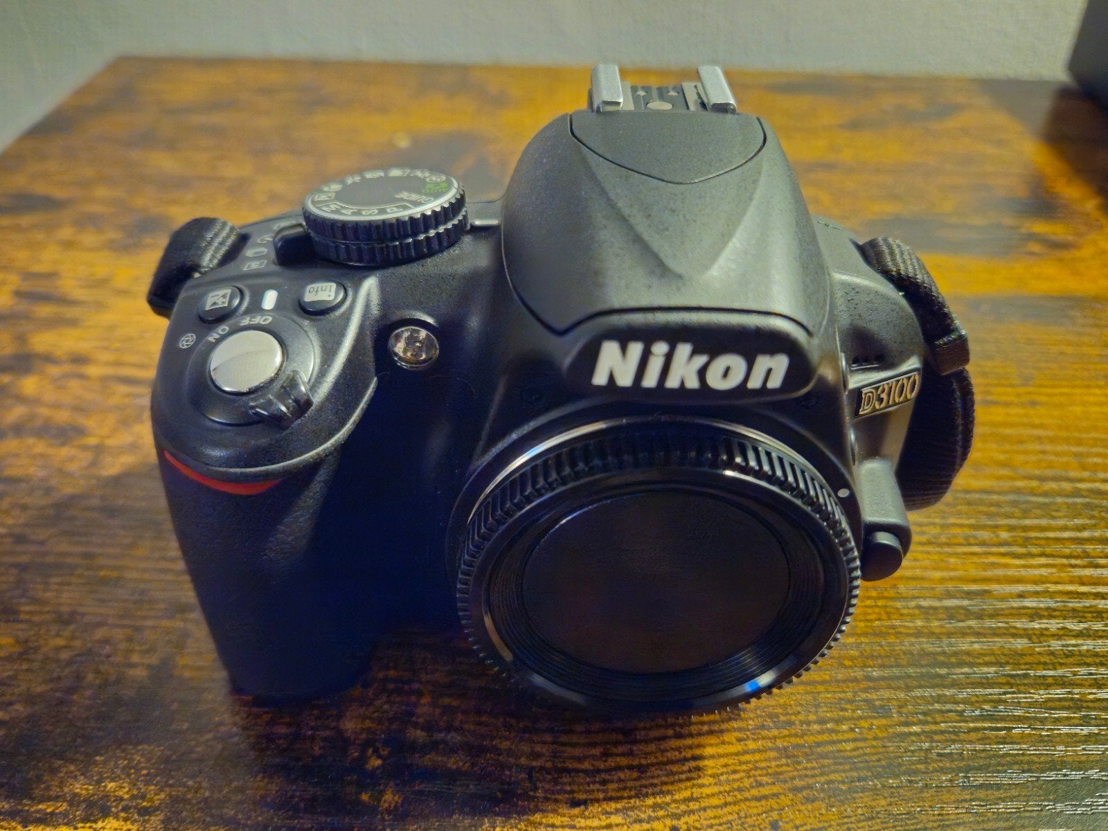 Nikon D3100 Body – Compleet en in nette staat, Verzenden, Zo goed als nieuw, Draagriem, Nikon