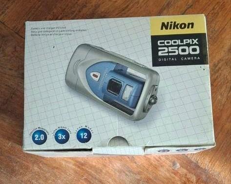 Nikon Coolpix 2500 Digitale Camera in Doos - Vintage, Gebruikt, Compact, Ophalen of Verzenden, Nikon