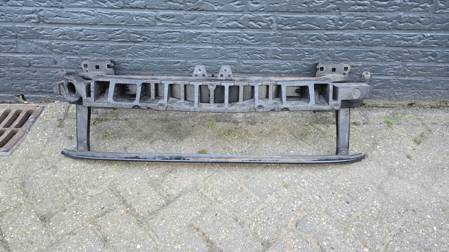 VW Passat B8 2016-2024 Bumperbalk Balk Voor 3G0807611 Origin, Gebruikt, Volkswagen, Volkswagen AG, Berliner Ring 2
38440  Wolfsburg, DE