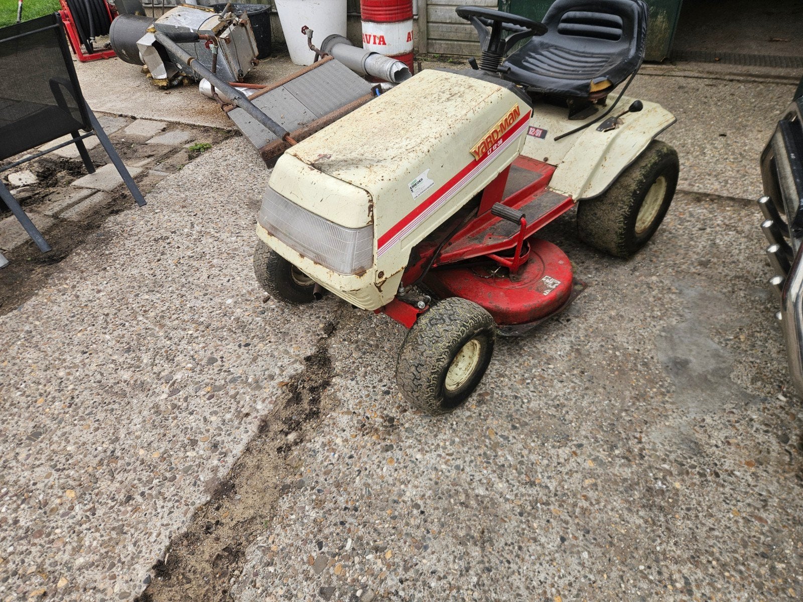 Yard-Man Zitmaaier 12HP - Krachtige Benzine Grasmaaier, Tuin en Terras, Ophalen, Cirkelmaaier, Gebruikt, Benzine-grasmaaier