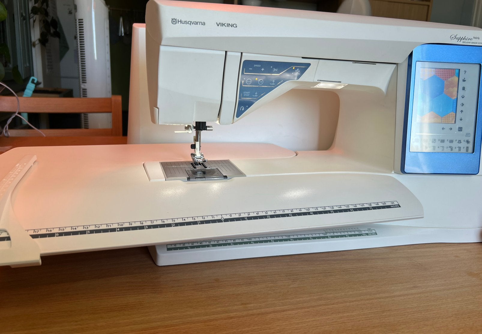 Husqvarna Sapphire 960q met voetjes, Ophalen, Gebruikt, Naaimachine, Husqvarna