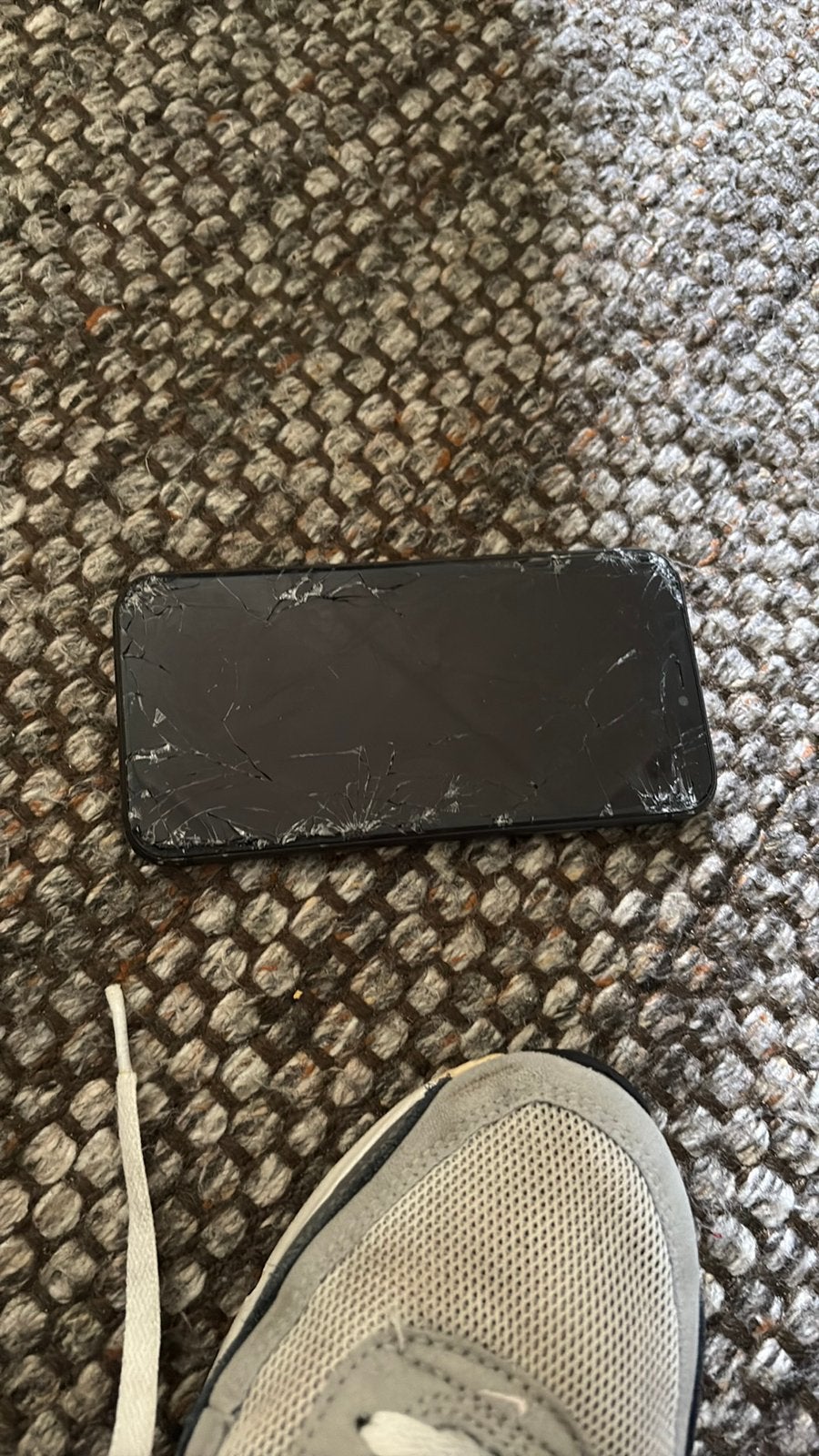 Zwart iphone 11 moet weg of ruilenvooreenbaitcasterenhengel, Telecommunicatie, Mobiele telefoons | Apple iPhone, Ophalen, 89 %