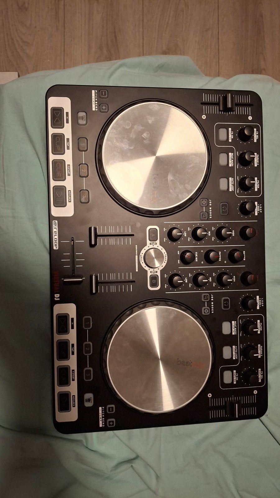Reloop Beatmix DJ Controller - Zo goed als nieuw, Muziek en Instrumenten, Dj-sets en Draaitafels, Ophalen of Verzenden, Zo goed als nieuw