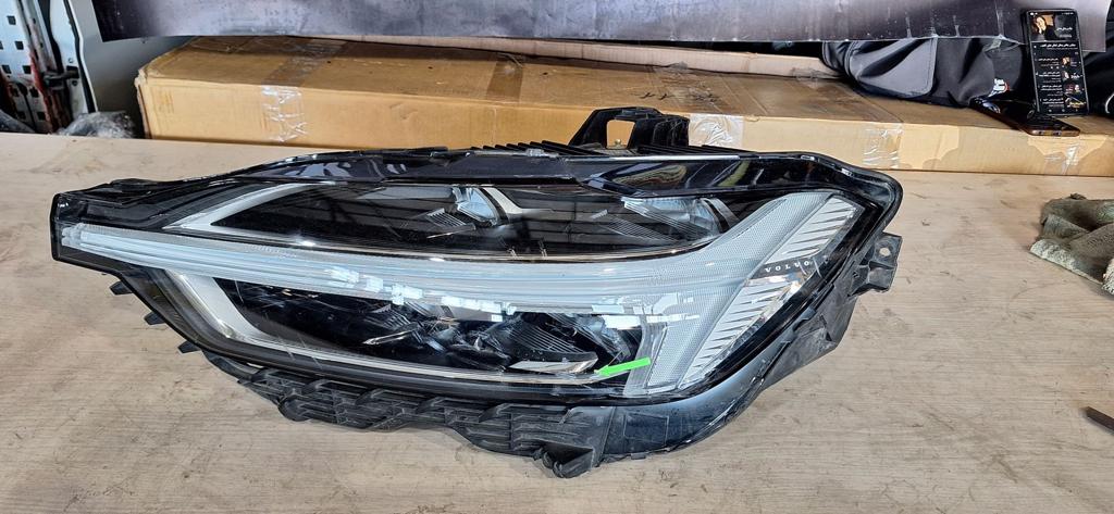 VOLVO XC60 2 VOL LED LHD KOPLAMP LINKS, Gebruikt, -, -, Ophalen of Verzenden