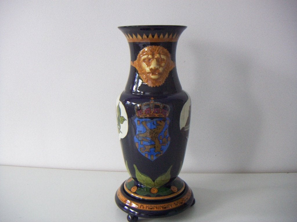 Schoonhoven plateel keramiek vaas Wilhelmina 1898-1923., Antiek en Kunst, Antiek | Keramiek en Aardewerk, Ophalen of Verzenden